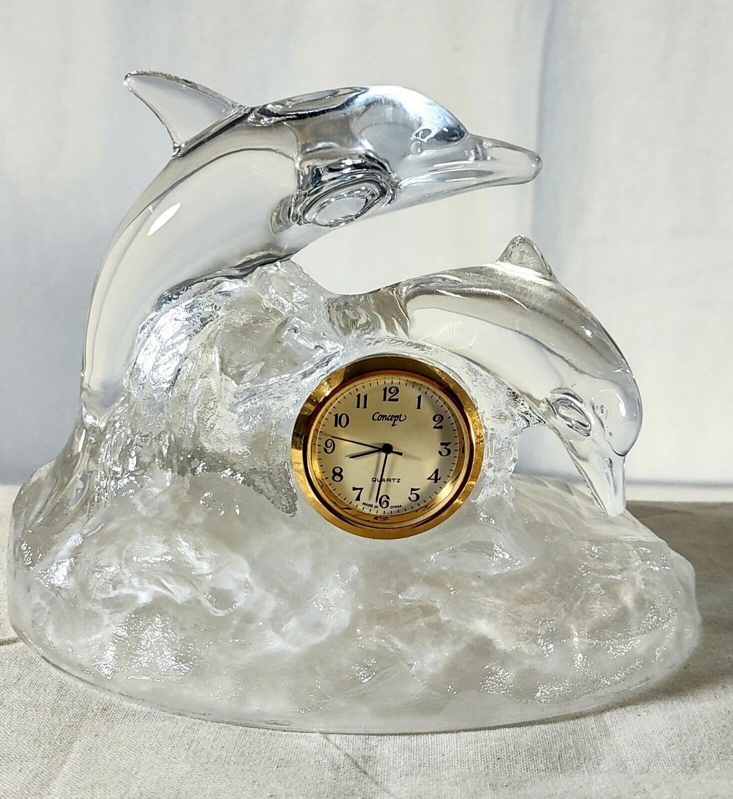 Cristal D\'arques Glass Dolphin Crystal Clock Concept Quartz Needs Battery