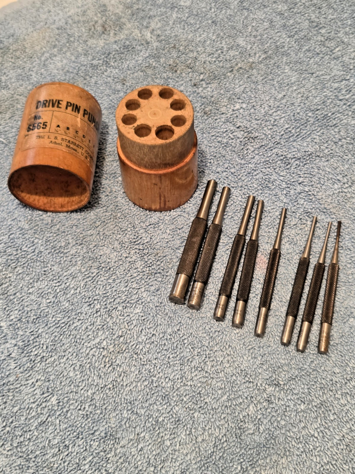 VINTAGE L.S. STARRETT #S565 - 8 PIECE DRIVE PIN PUNCHES ORIGINAL WOODEN CASE VINTAGE L.S. STARRETT #S565 - 8 PIECE DRIVE PIN PUNCHES ORIGINAL WOODEN CASE