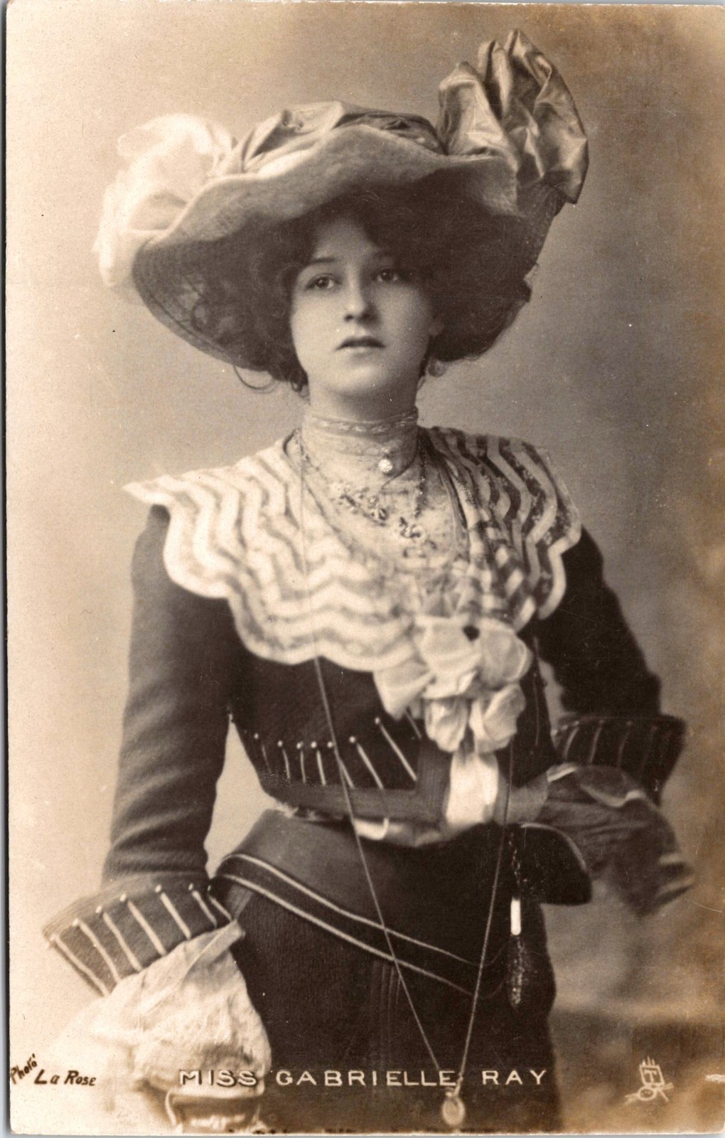 GABRIELLE RAY : EDWARDIAN ACTRESS & DANCER : HUGE HAT : RAPHAEL TUCK : RPPC 1905