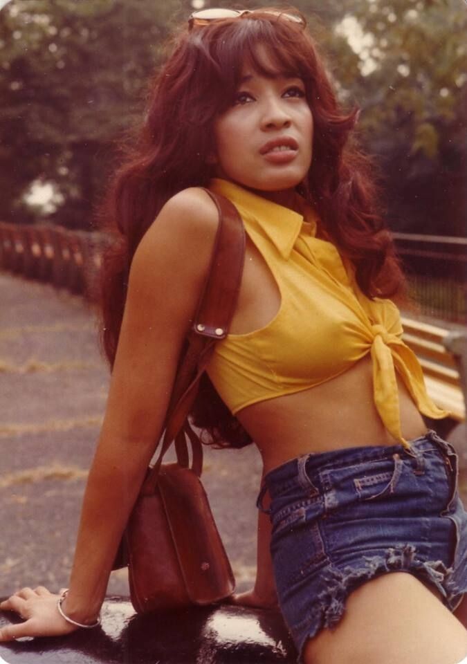 Ronettes Singer RONNIE SPECTOR Classic Picture Poster Photo Picture Print 8x10