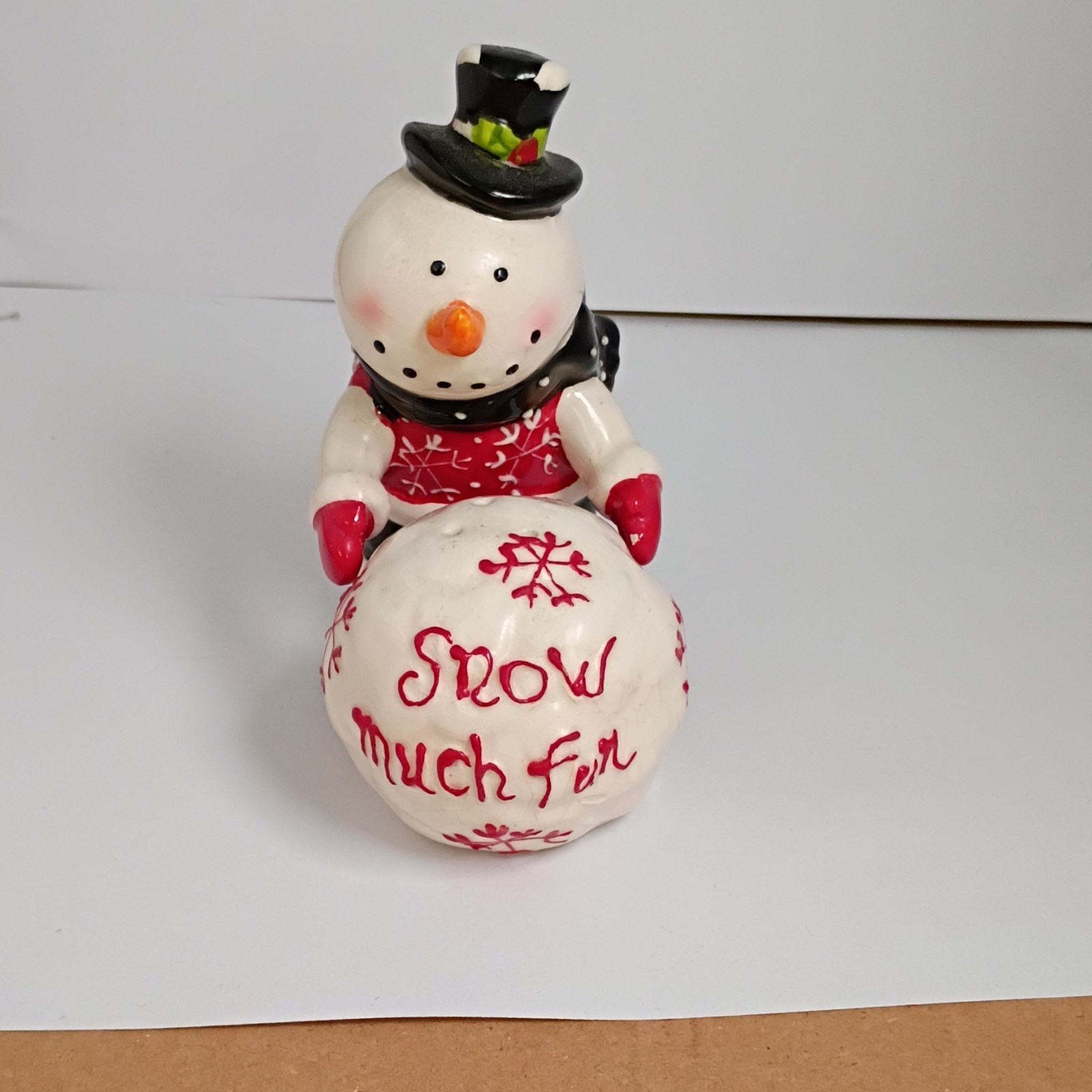 Vintage Ceramic Snowman Pushing Snowball Salt & Pepper Shaker Set Snow Much