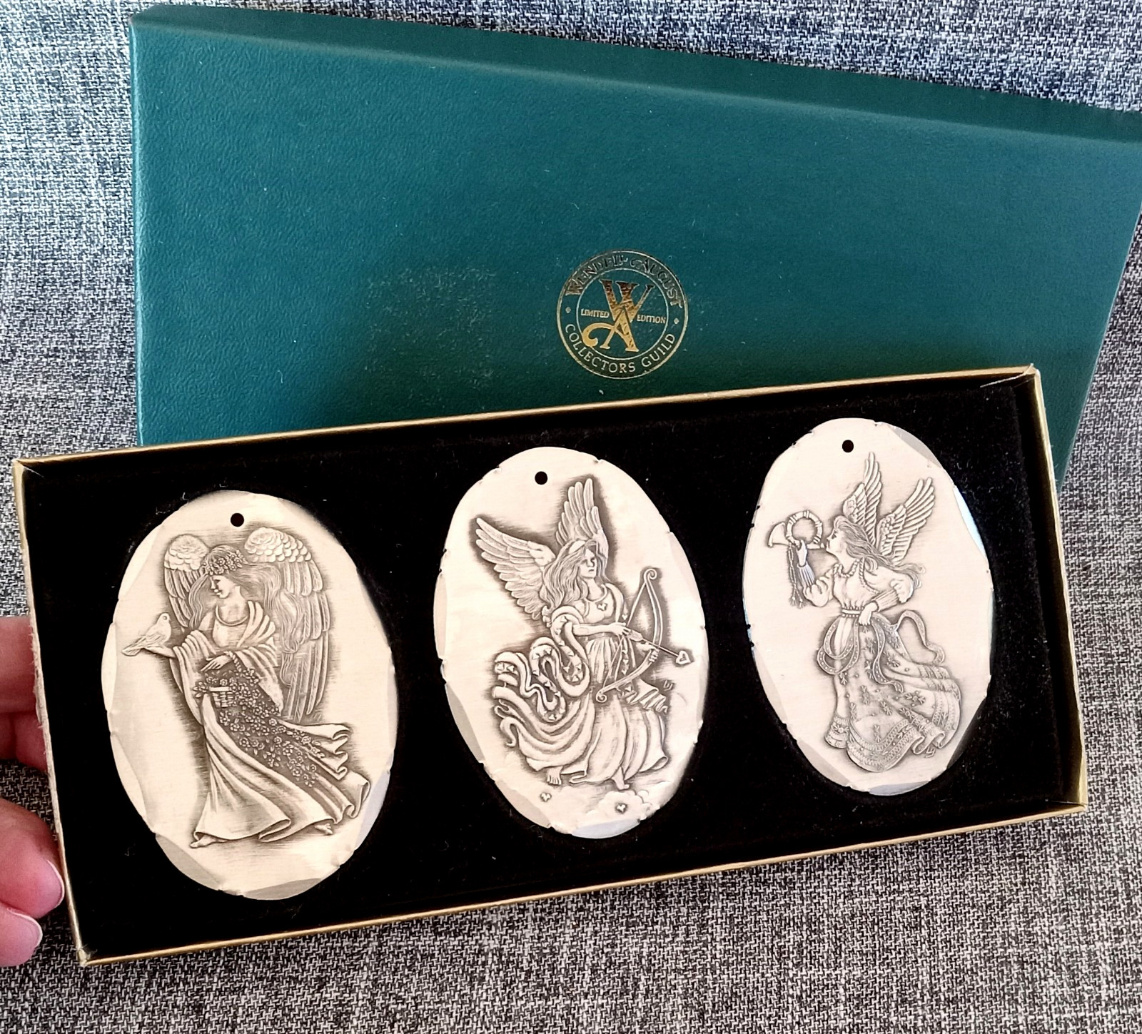 Vtg Wendell August Touched By An Angel Pewter Christmas Ornament Set in Box 