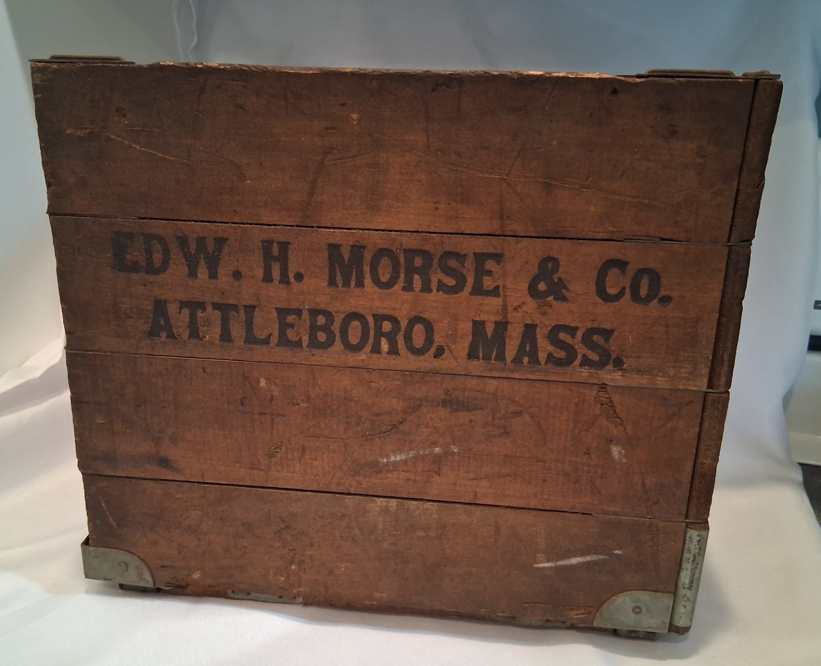 Vintage Hubbard\'s Wire Sewed Folding Box