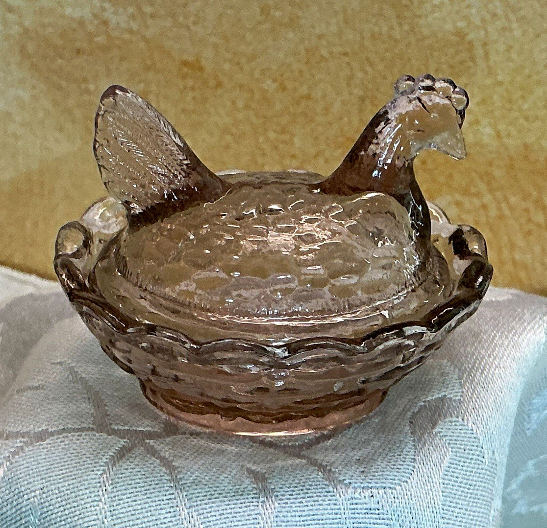 Boyd Hen on Nest Vintage Glass Salt Cellar 2.5 in #58 Oops 2nd 5 years Boyd Hen on Nest Vintage Glass Salt Cellar 2.5 in #58 Oops 2nd 5 years