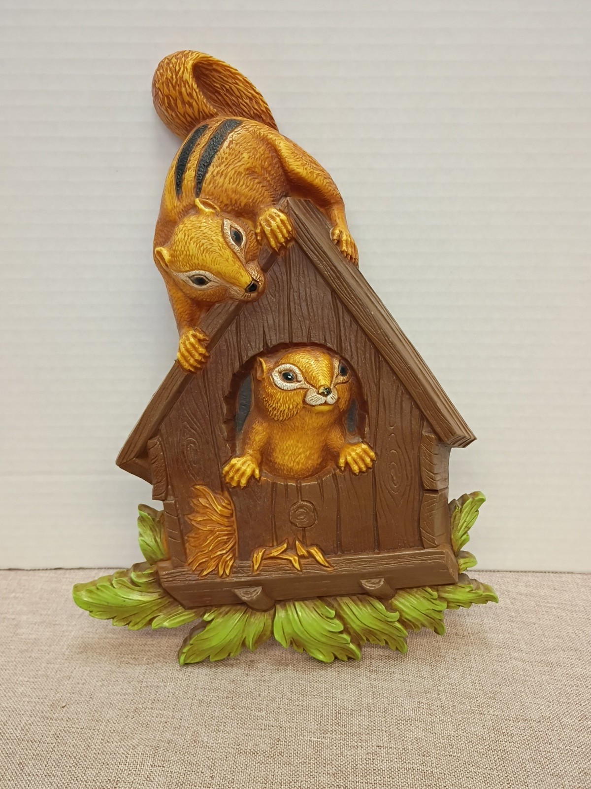 Homco Dart Chipmunks Squirrels in Birdhouse 11” Wall Decor Hanging Vintage 1977