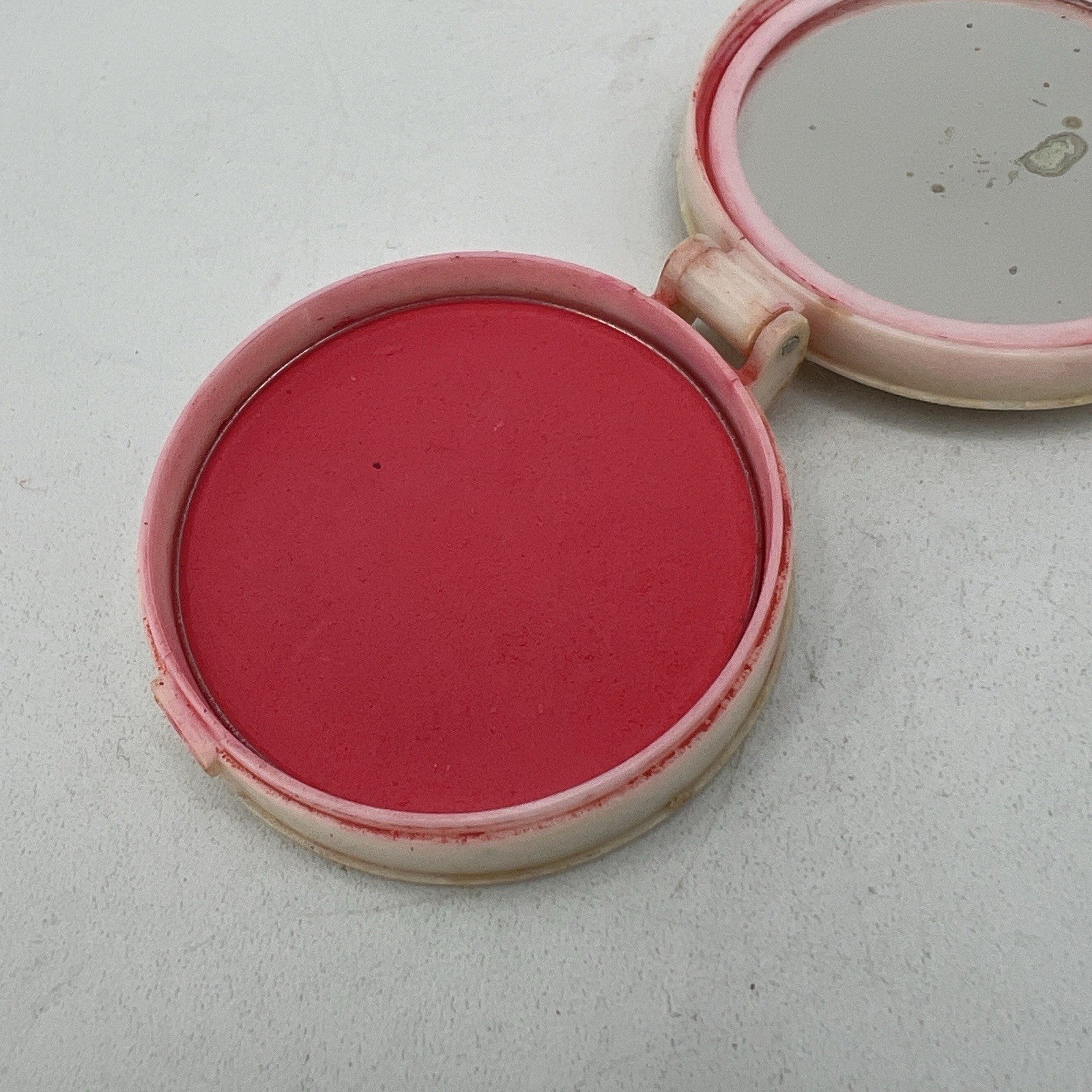 Vintage Elizabeth Post Cake Rouge Compact Natural Pink Highly Pigmented 1.5