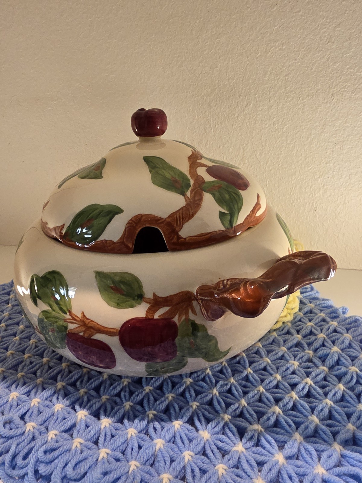 Vtg Franciscan Apple Tureen & Lid Footed 3 Quart Ceramic Covered Server