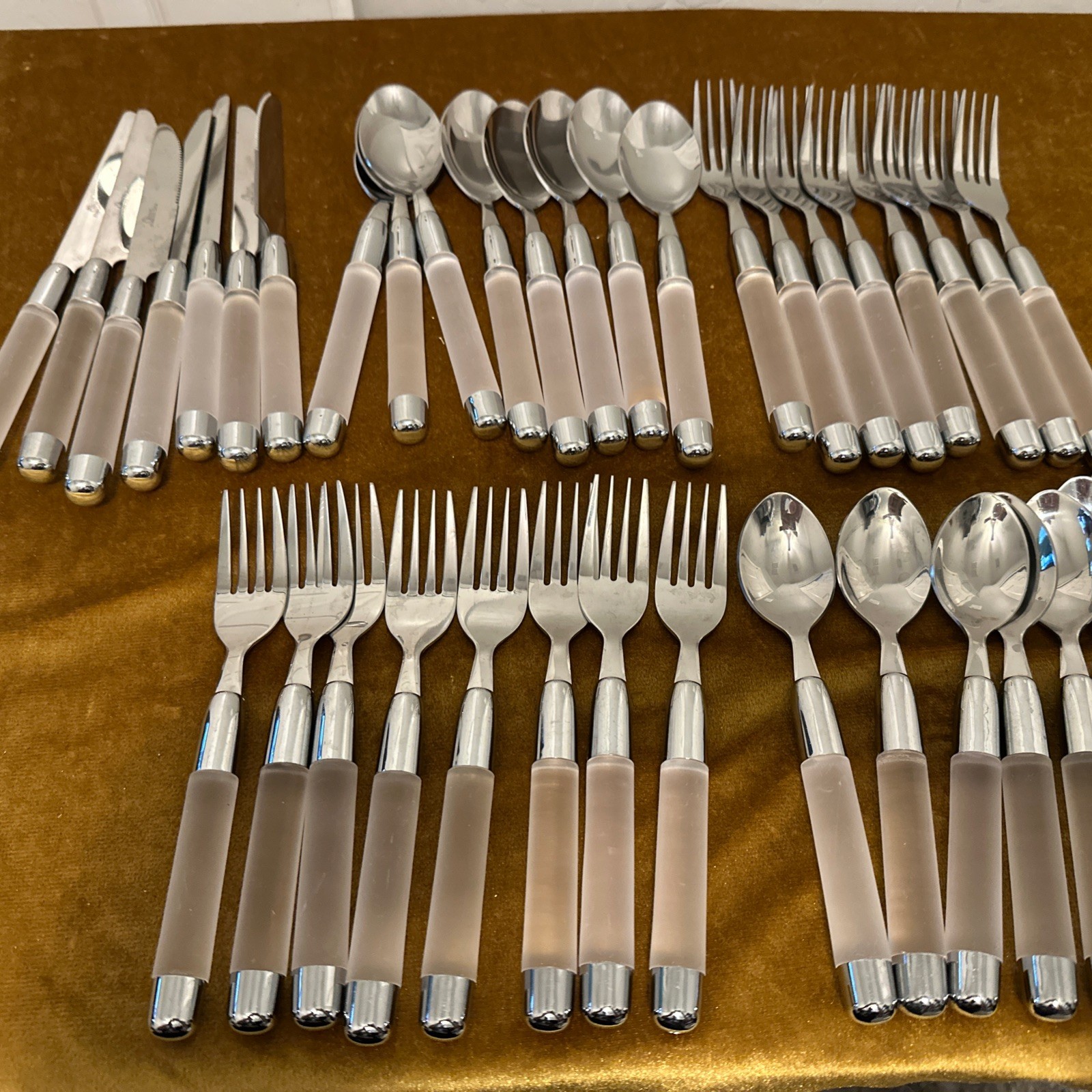 38 Pc Set Gibson 18/0 Stainless Cutlery - forks & knives Transparent Handles