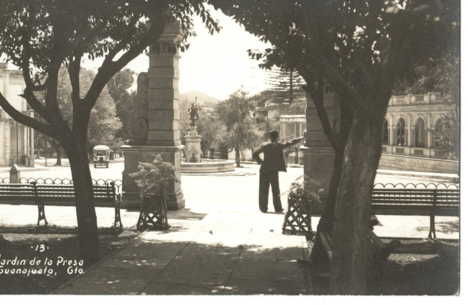 Guanajuato Mexico Jardin de la Presa RPPC Vintage Postcard Man Statue Fountain Guanajuato Mexico Jardin de la Presa RPPC Vintage Postcard Man Statue Fountain