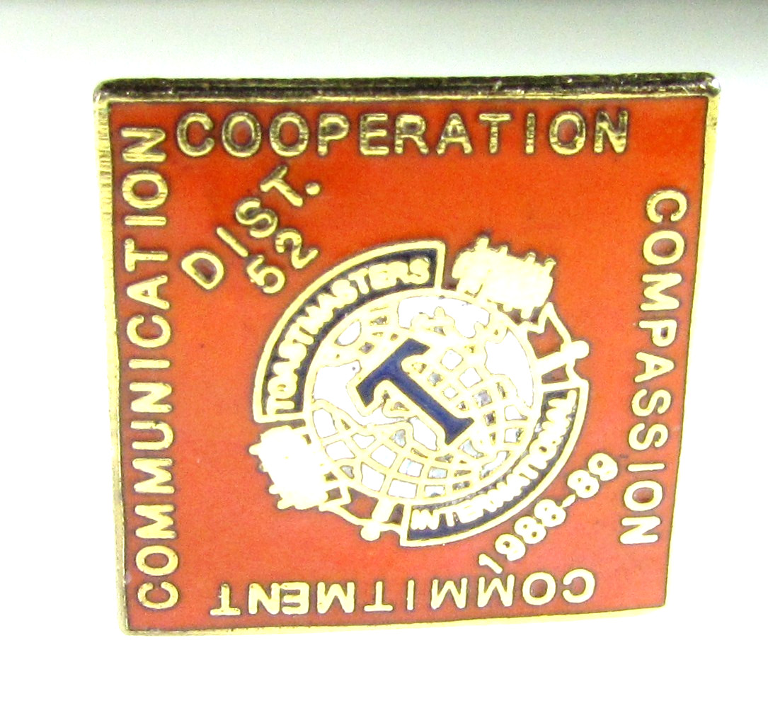Toastmasters International Pin Dist 52 1988-89 Vintage Enamel Tie Tack Lapel