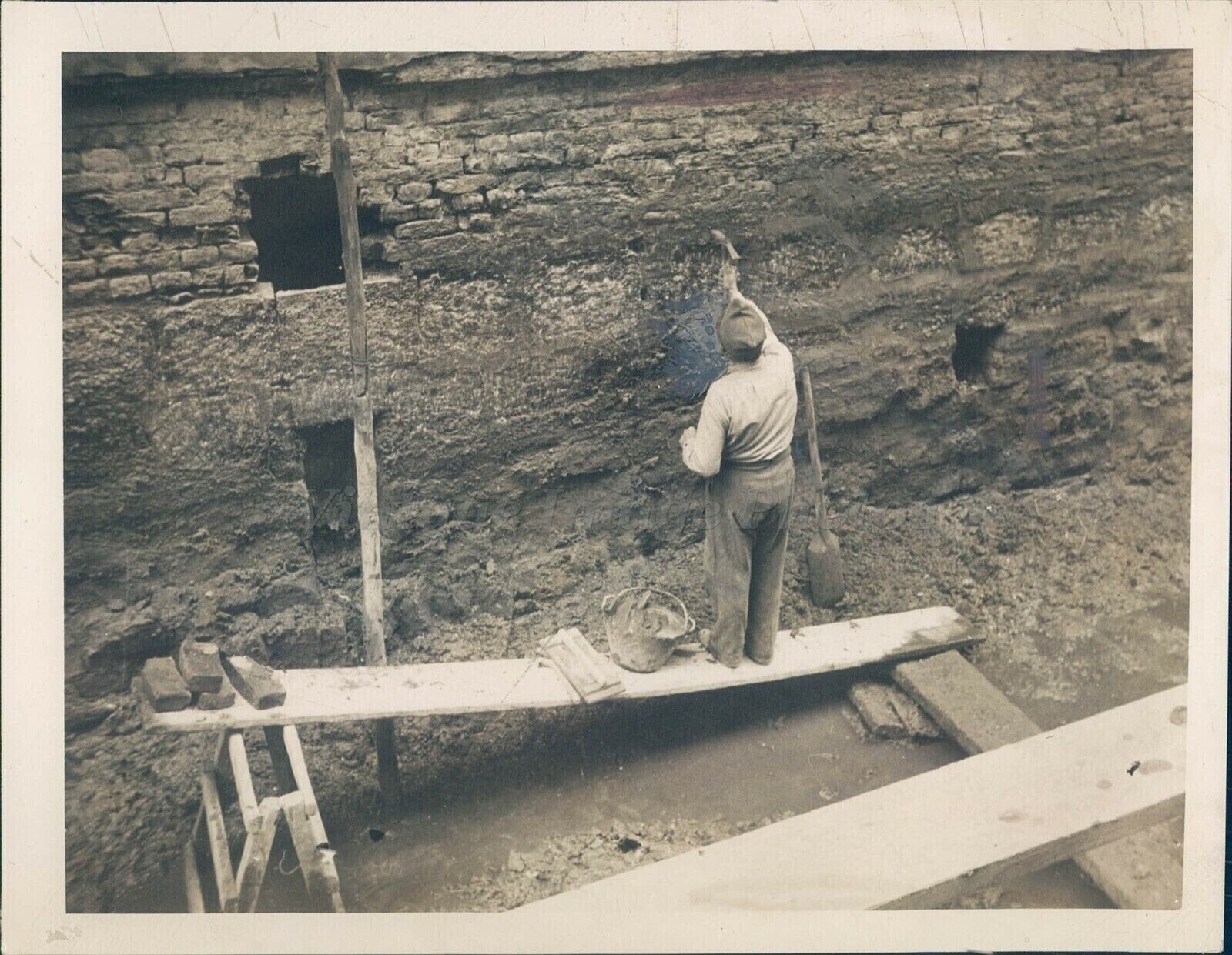 1949 Press Worker Man Shovel Pail Boards Bricks Open Window Vintage Image Photo