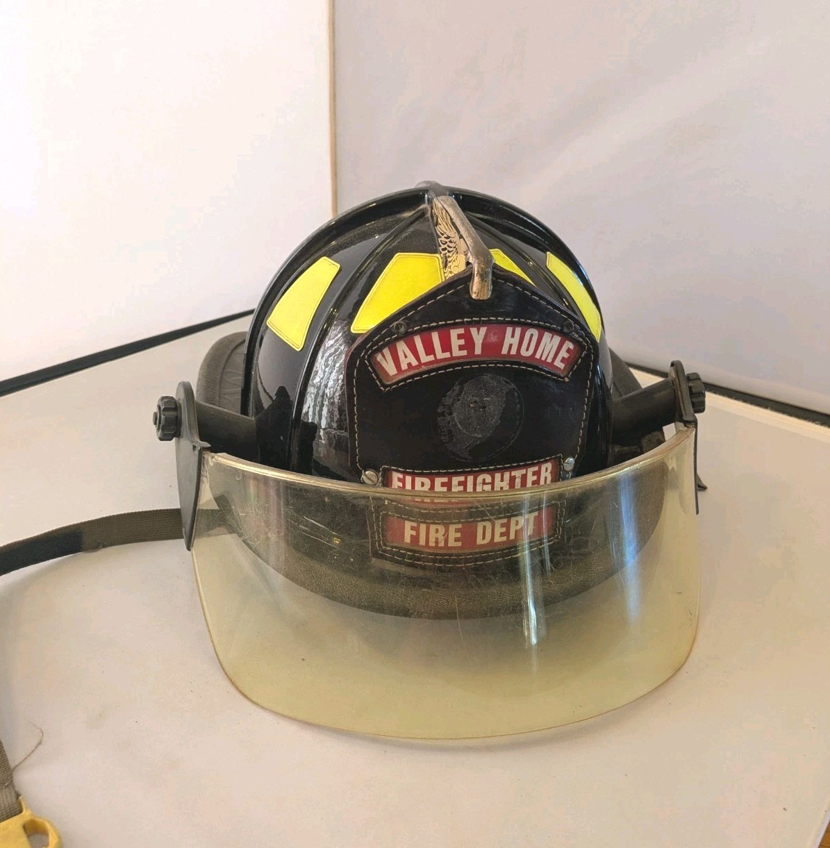 VINTAGE CAIRNS AND BRO. 90S FIREMEN HELMET VINTAGE CAIRNS AND BRO. 90S FIREMEN HELMET