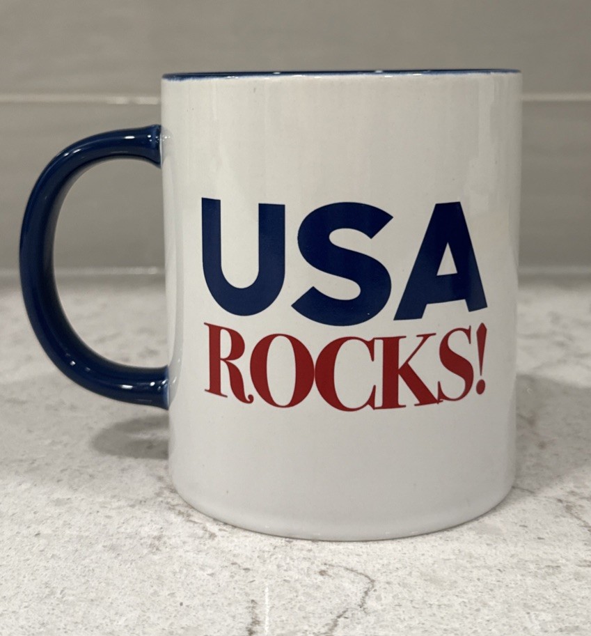 Peanuts Snoopy USA ROCKS 22oz Patriotic Mug Red White Blue America fireworks NEW