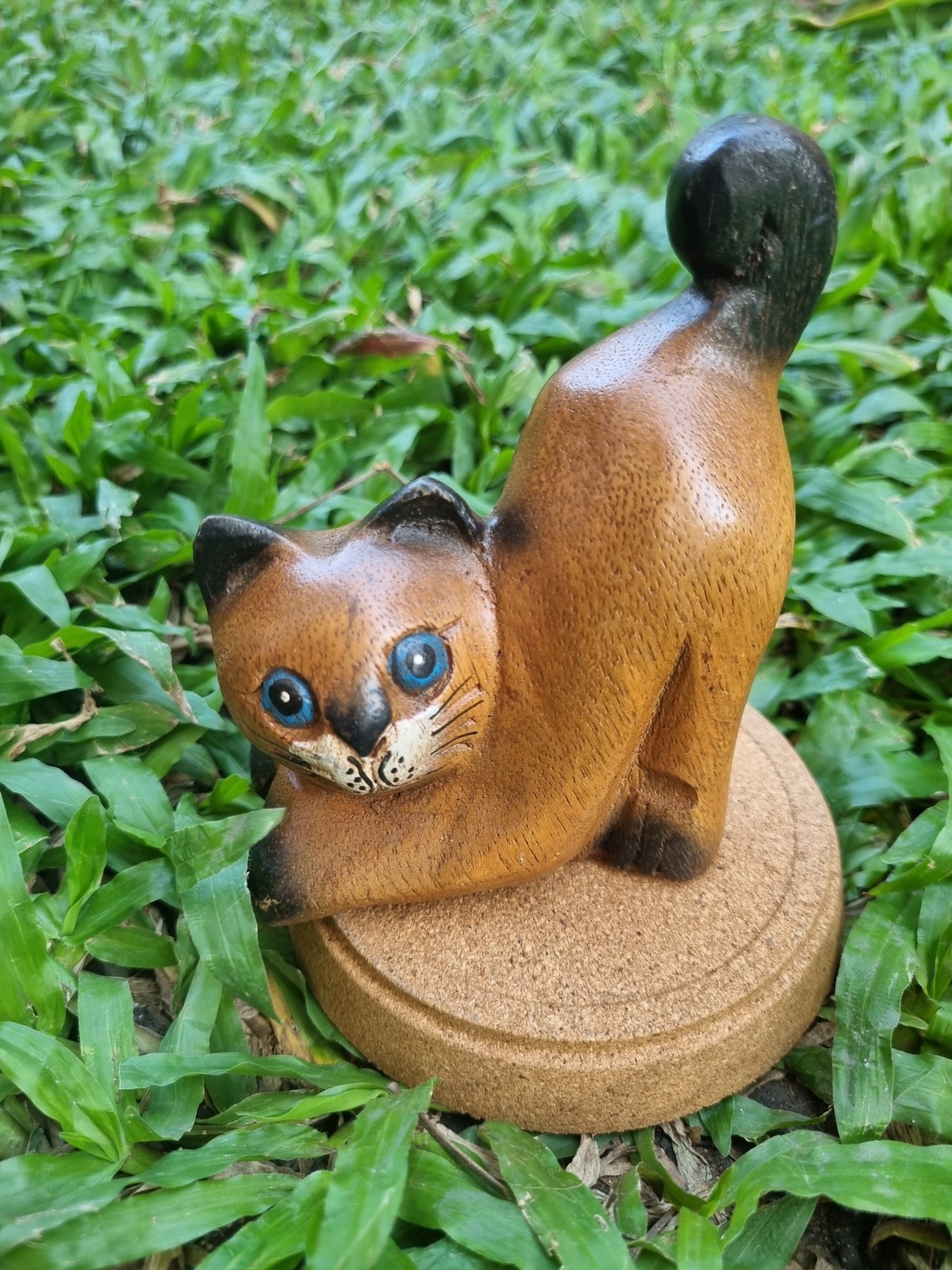 Brown Cat Kitty Figurine Blue Eyes Tabby Curled Tail Up Craft Decor Wood Left