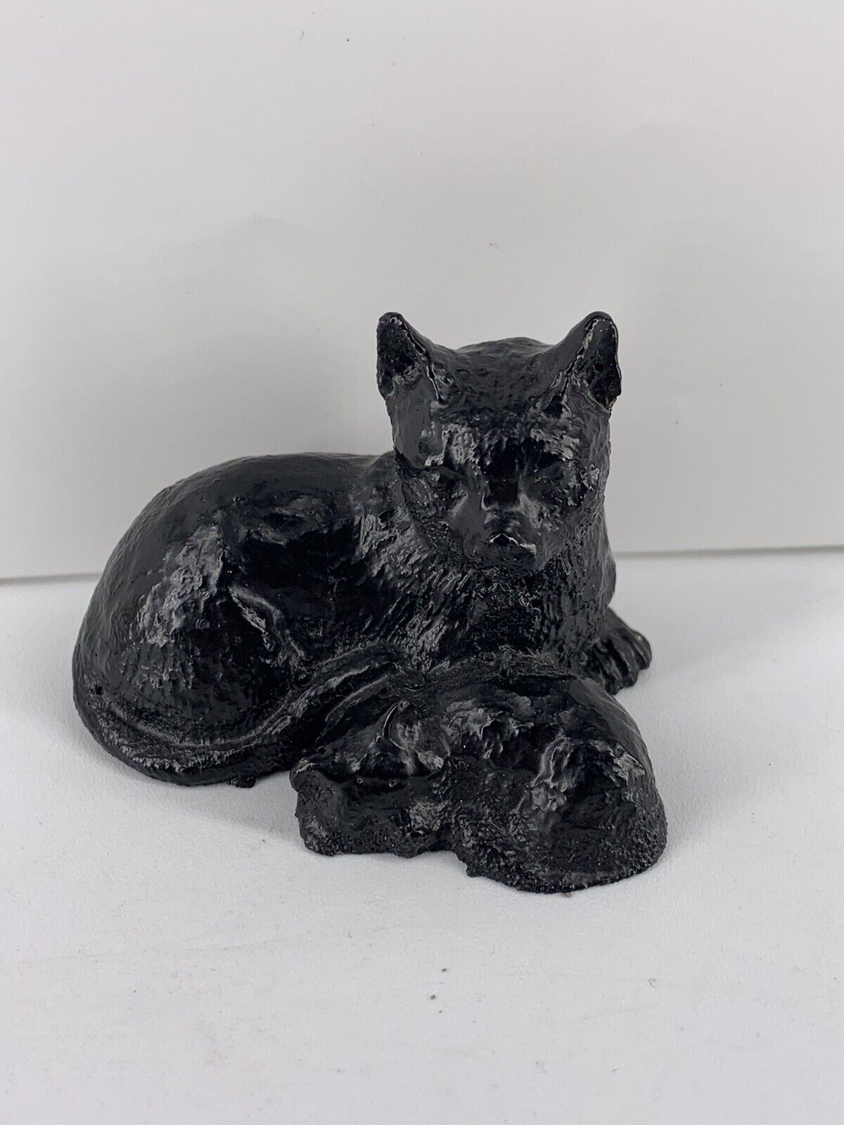 Vintage BLACK Hand Carved Coal Mother Cat With Baby Kitten Figurine