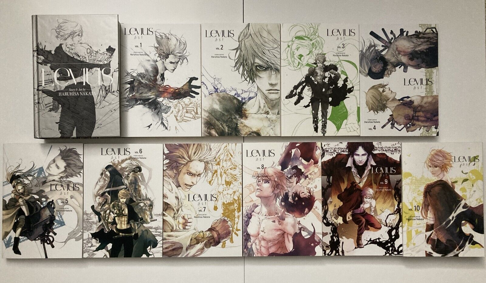 Levius Hardcover/Levius Est Manga Vol. 1 - 10 Complete Set English / 11 Books
