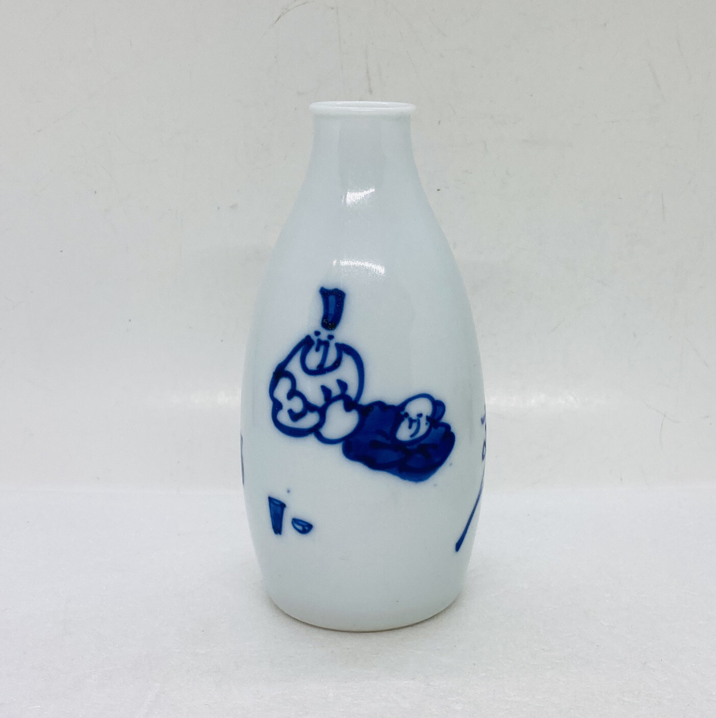 Vintage 1960s Japanese Sake Bottle Decanter Blue White Painted Men Drinking X1 Vintage 1960s Japanese Sake Bottle Decanter Blue White Painted Men Drinking X1