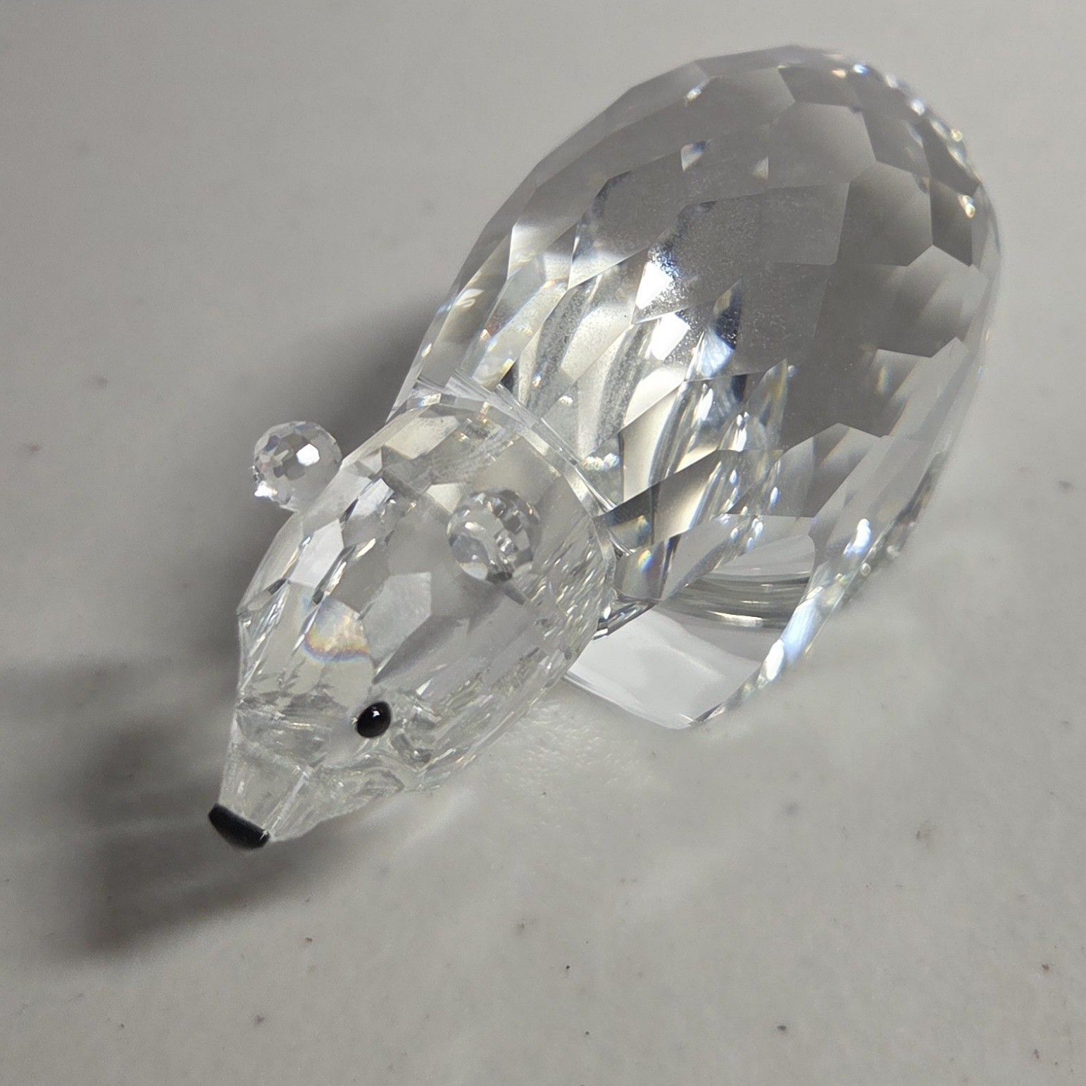 Swarovski Crystal Polar Bear, Kingdom Of Ice & Snow Collection. 7649nr85