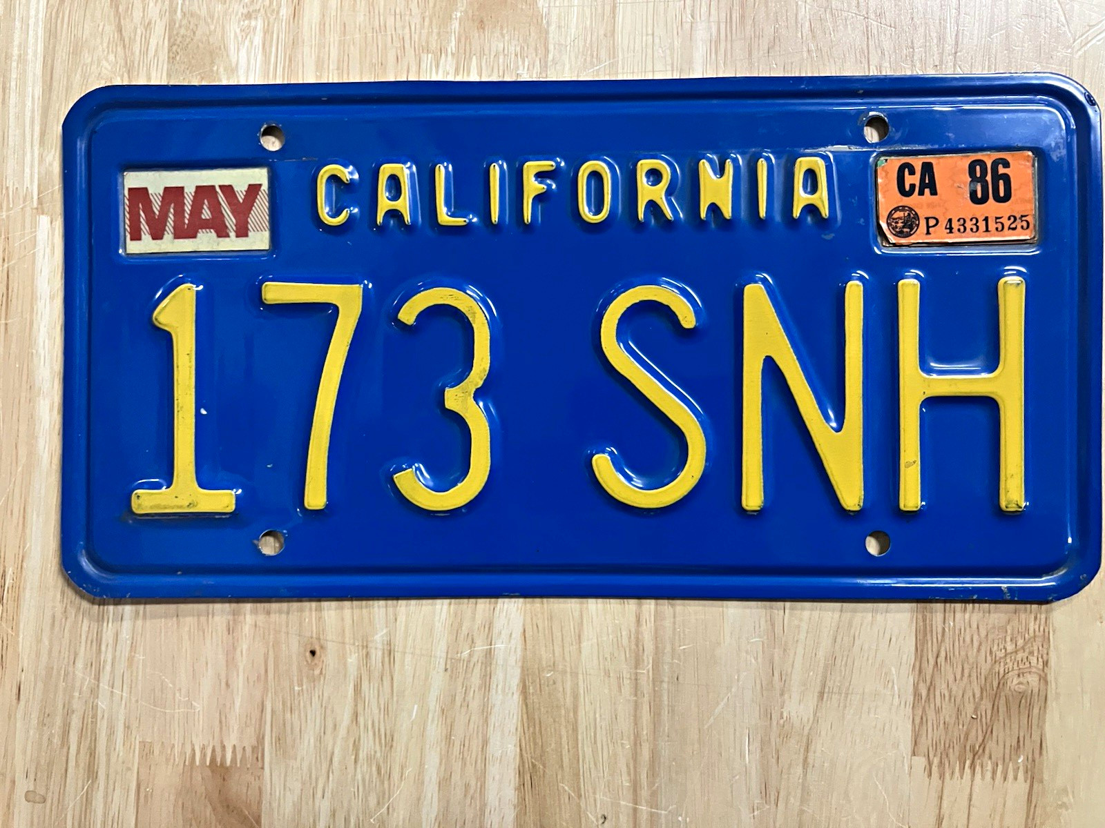1970’s California Passenger Car Plate Blue/Yellow May 1986 Sticker VG+ Condition 1970’s California Passenger Car Plate Blue/Yellow May 1986 Sticker VG+ Condition