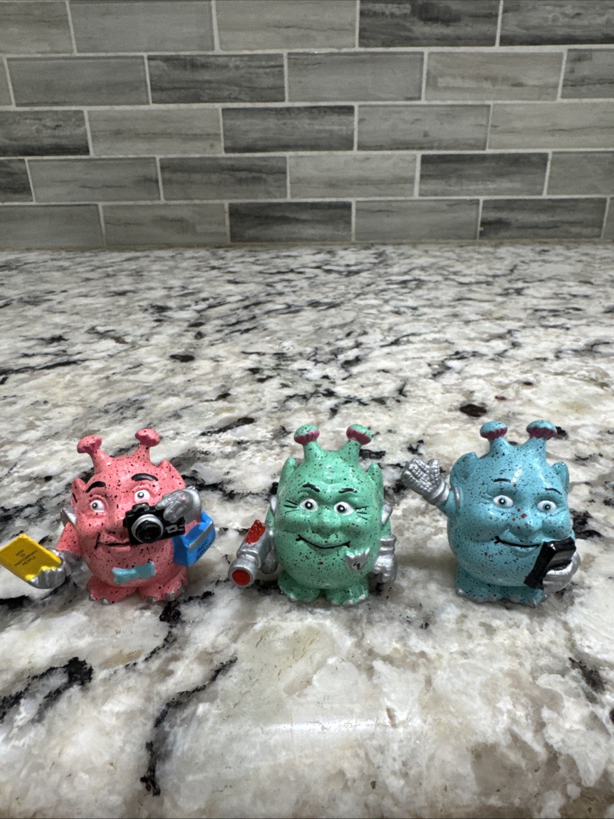 Extremely RARE VINTAGE APPLAUSE ALIEN EGGLIENS PVC FIGURE Lot Of 3