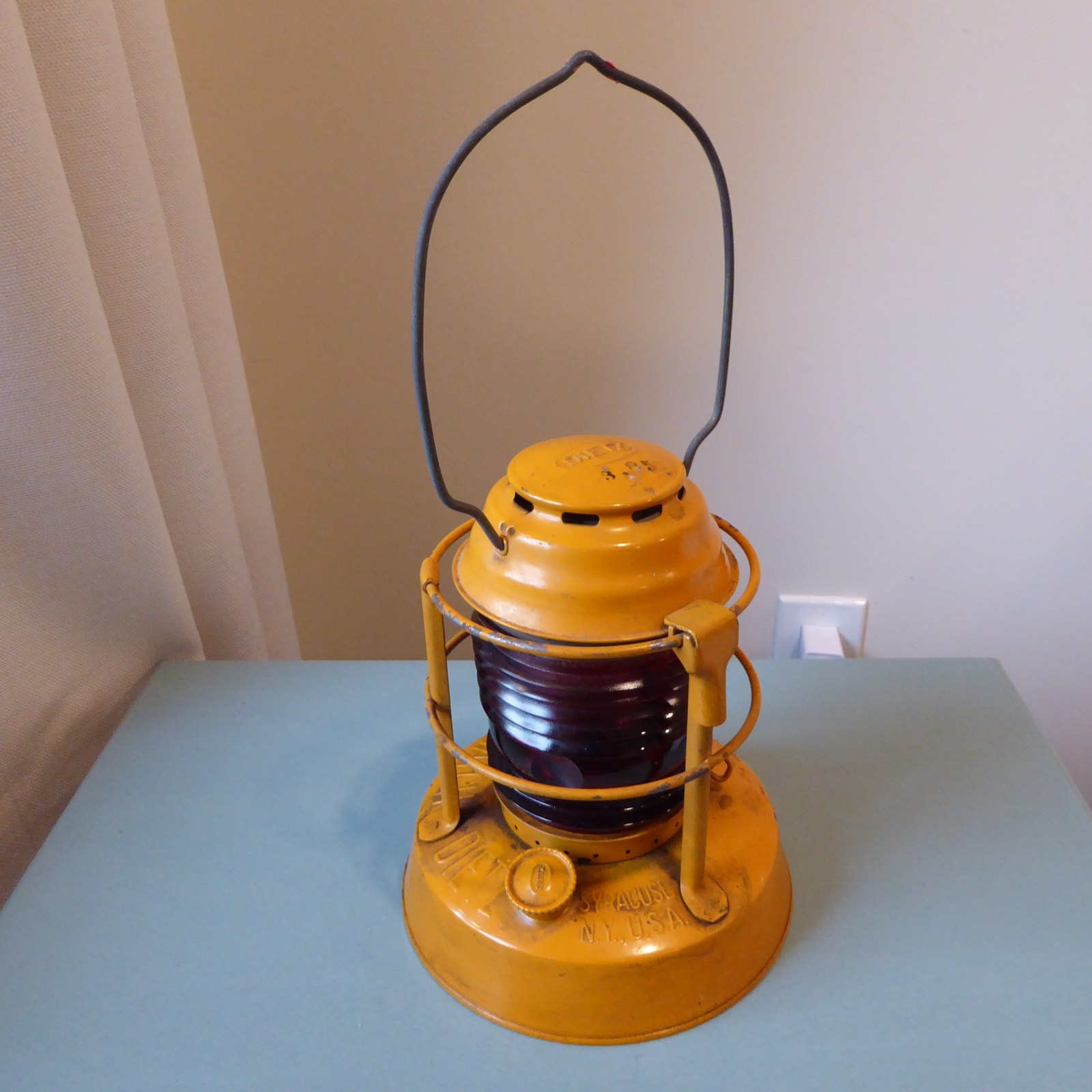 VTG Dietz Night Watch Kerosene Lantern Yellow Red Fresnel Glass Globe 1950s