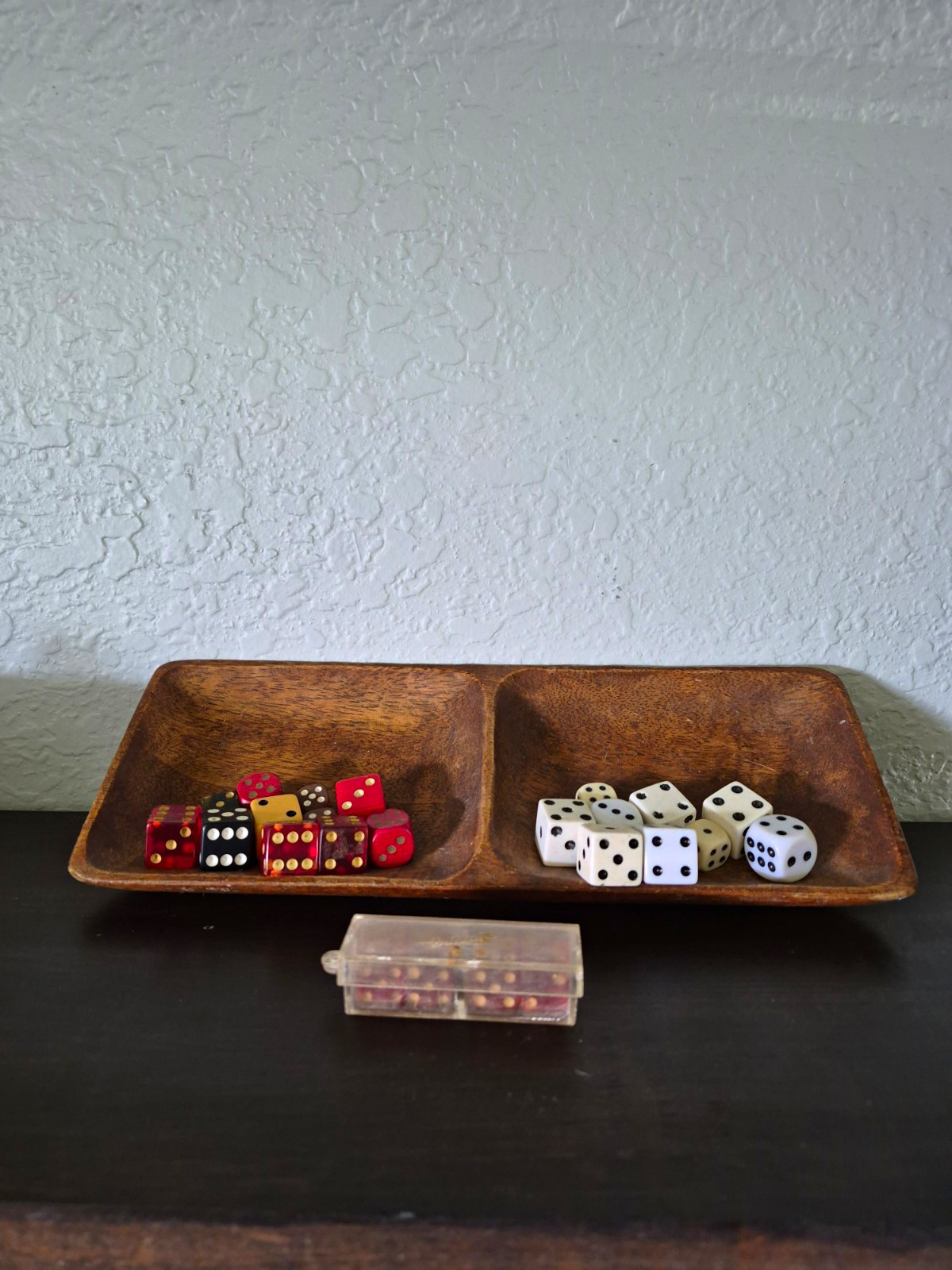 Vintage Mid Century Wooden Divided Tray & Gaming Dice Lot - Bakelite Celluloid