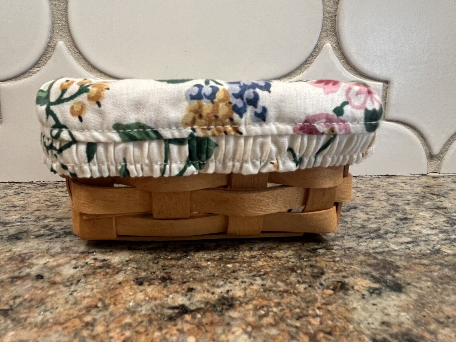LONGABERGER 2000 SMALL BASKET WITH FLORAL LINER AND PLASTIC INSIDE PROTECTOR