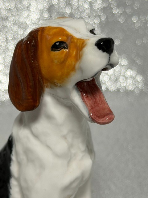 VINTAGE ROYAL DOULTON DOG YAWNING FIGURINE ENGLAND Model HN 1099