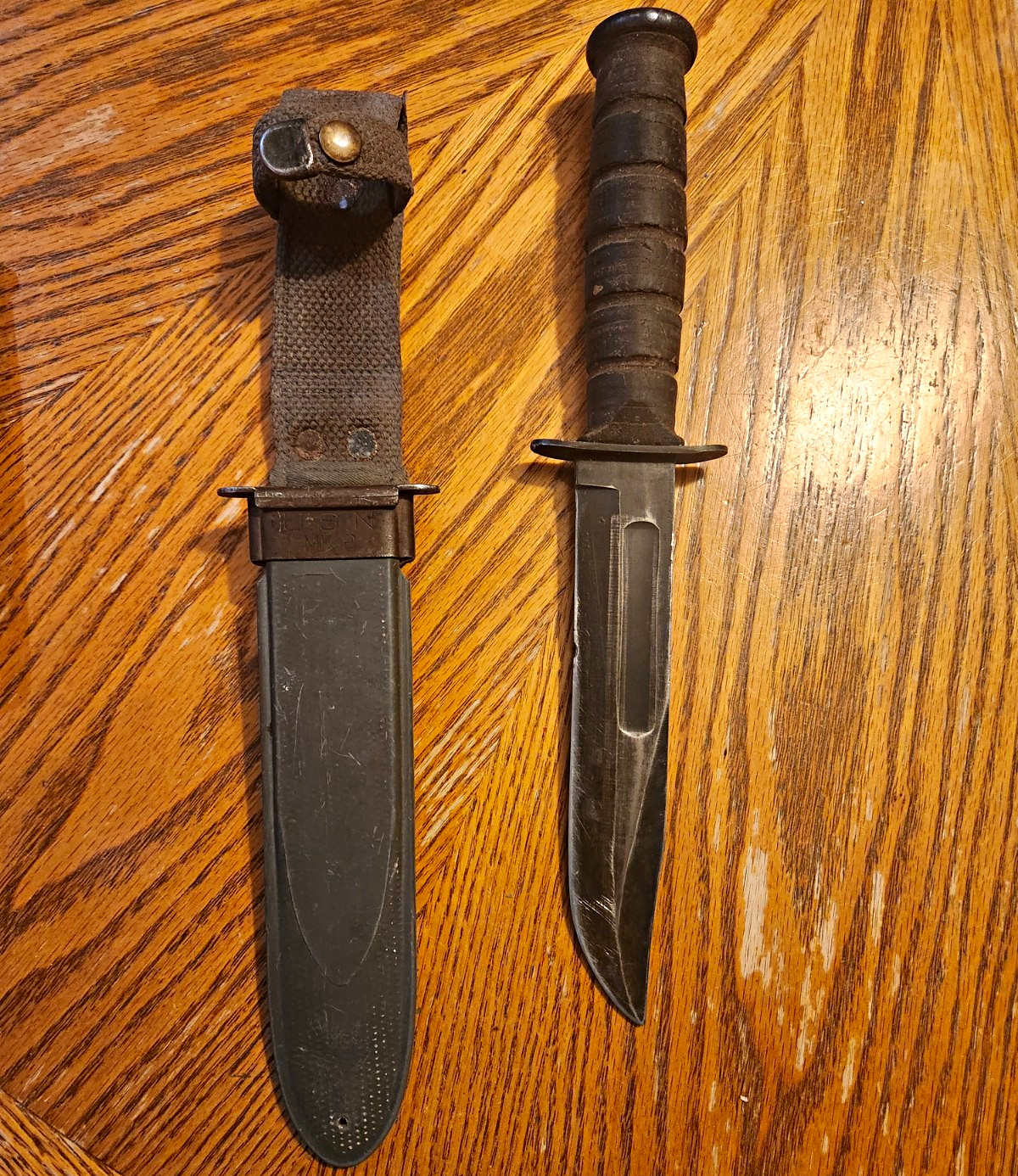 Camillus USN MK2 Fixed Blade Fighting Knife w/ Sheath WWII Original USA