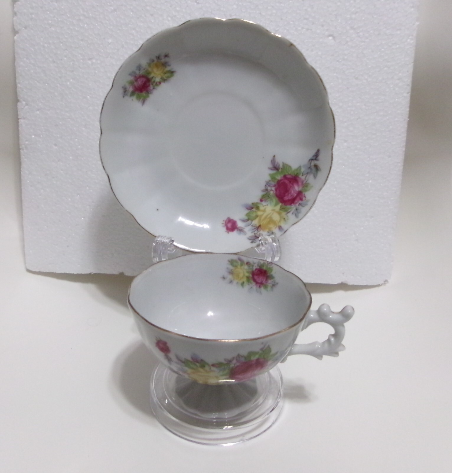 Vtg Pedestal TEA CUP & SAUCER Pink & Yellow Roses Gold Trim Scalloped Edge JAPAN Vtg Pedestal TEA CUP & SAUCER Pink & Yellow Roses Gold Trim Scalloped Edge JAPAN