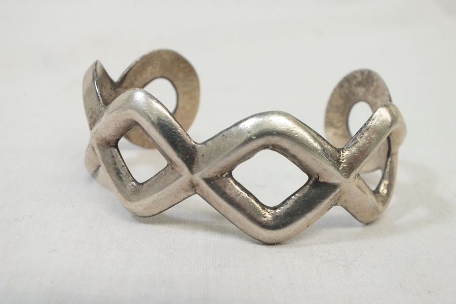 Vtg Native American Navajo Sandcast Sterling Silver Bracelet Cuff Modernist