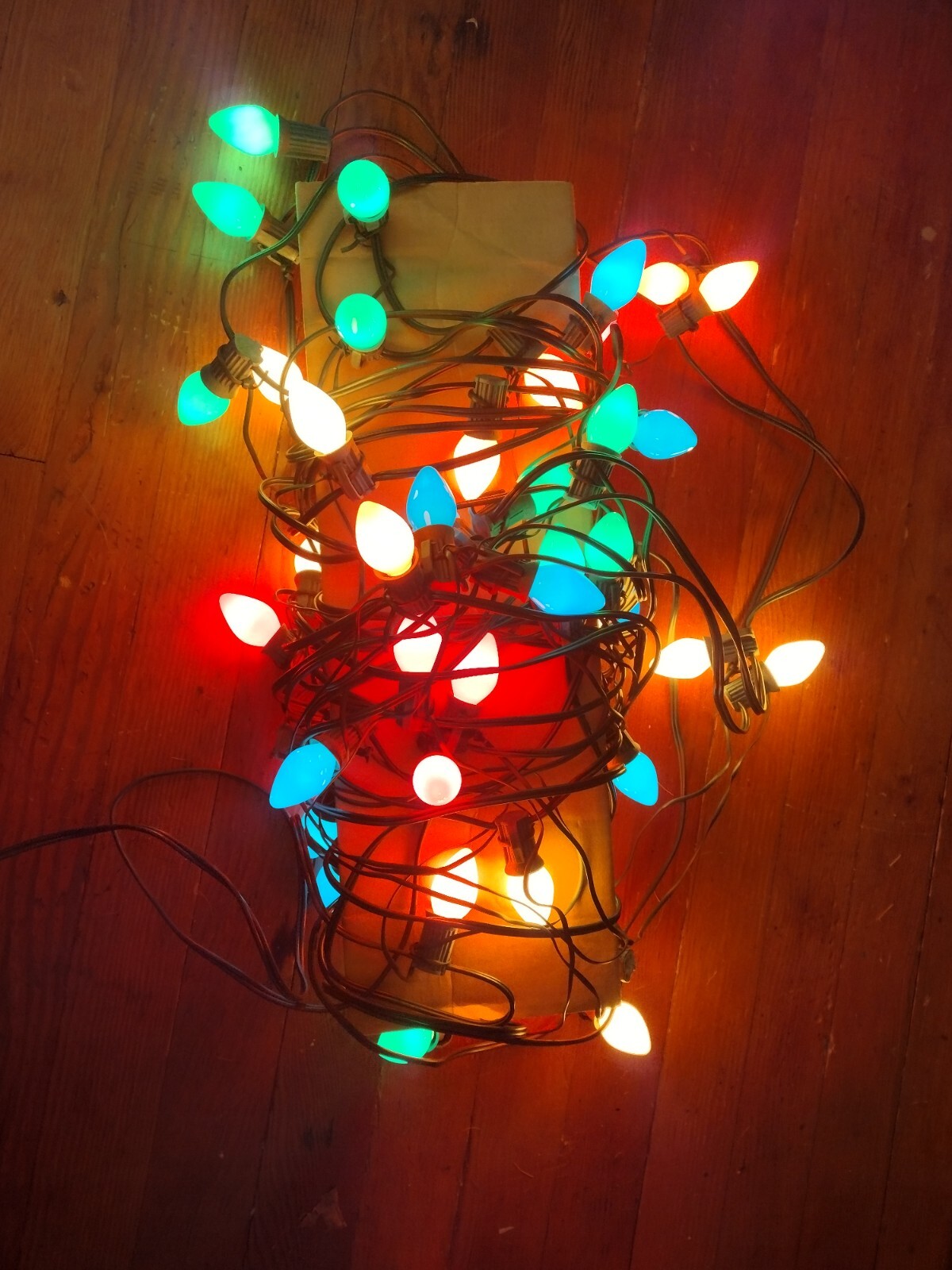 Christmas String Lights C7 60 Bulbs Each String, Multi Color, Fused, Clips