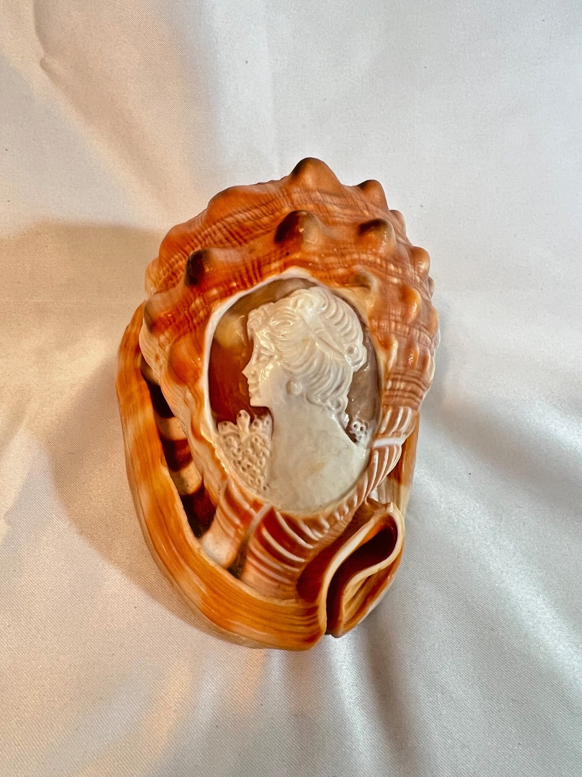 VTG Italian Hand Carved Conch Cameo Seashell Shell Princess Lady Woman Art
