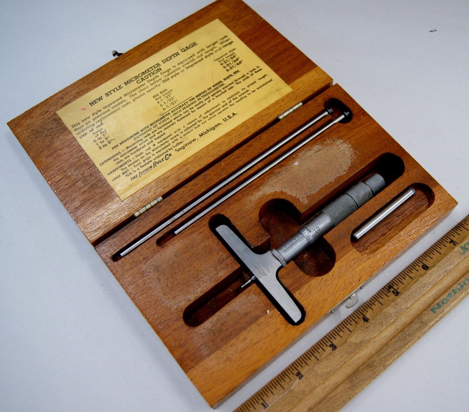 Lufkin Rule Co. 513N Depth Micrometer Gauge Machinist W/fitted box, 0-3\