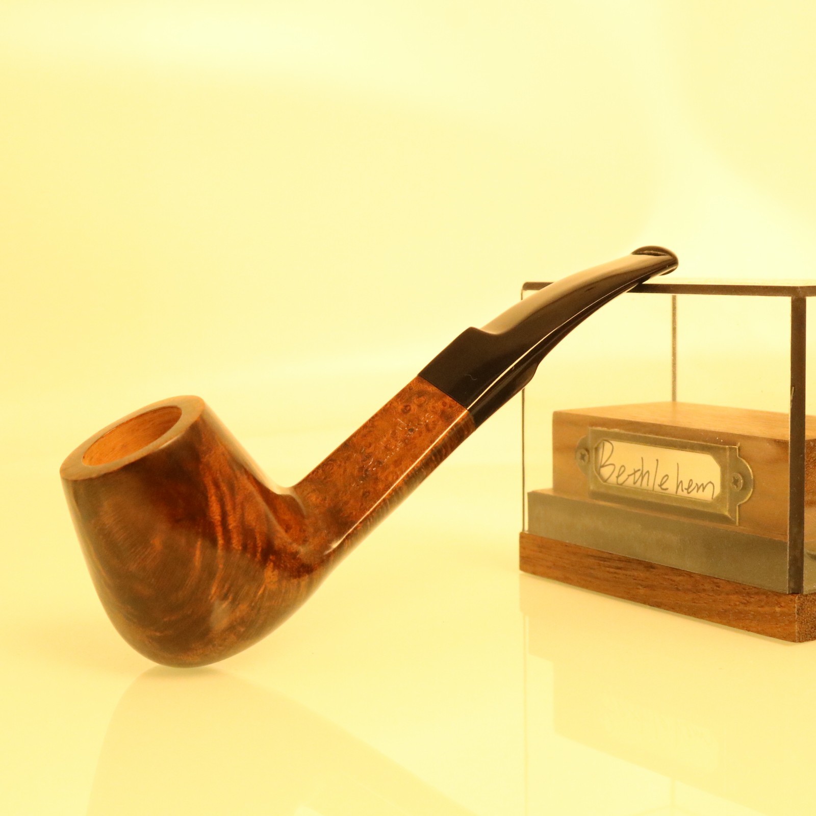 French Hall of Fame Bruno Nuttens Handmade Nanmu Pipe - Wide Leg Volcano
