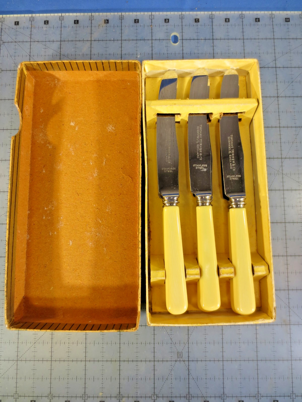 Vintage Gift Box Set 6 x TEA / BUTTER KNIVES - Thomas Turner Sheffield No. 900M