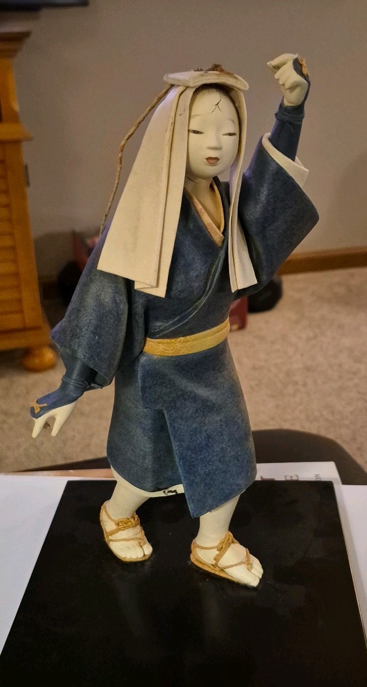 VINTAGE HAKATA DOLL STANDING GEISHA IN BLUE KIMONO 1950 ERA VINTAGE HAKATA DOLL STANDING GEISHA IN BLUE KIMONO 1950 ERA