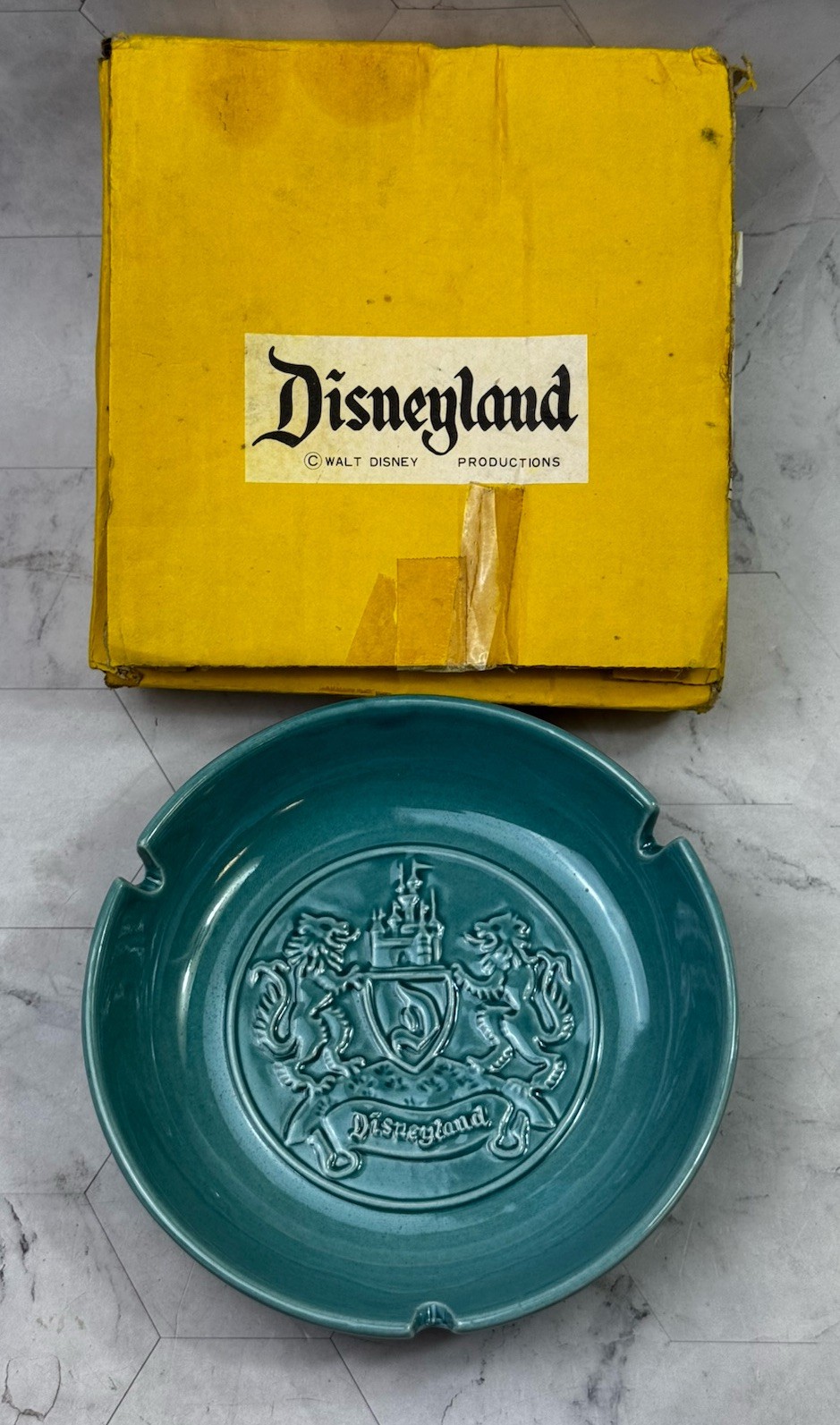 Vtg 1950s Disneyland Ceramic Ashtray Teal Castle Coat of Arms Crest Japan Box