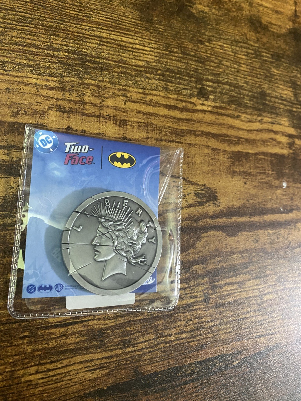 BOSTON SCALLY  CO. - DC Comics TWO FACE Coin, New in package 