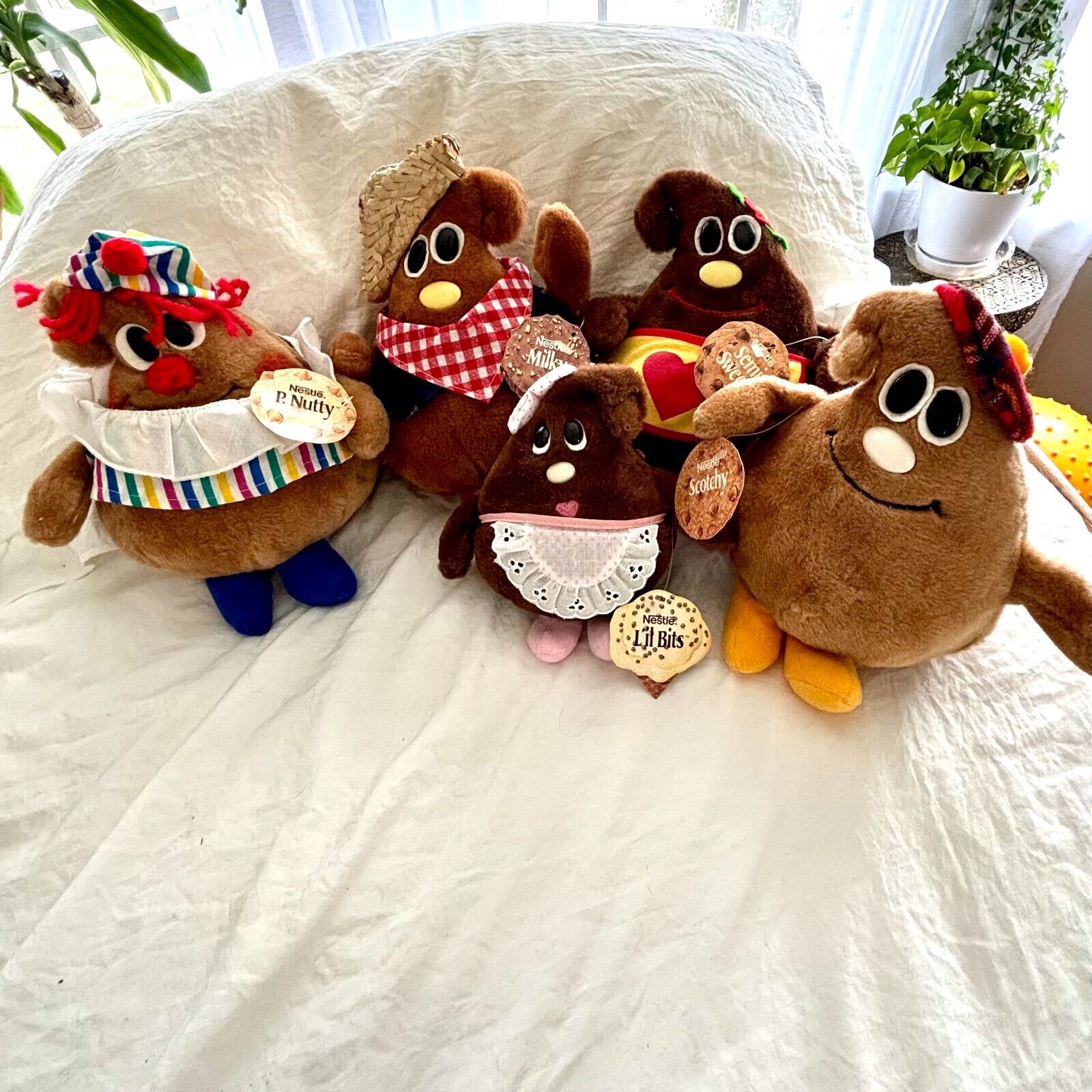 Vintage 1984 Nestle Morsel Complete Family Plush Set Of 5 with Hang Tags