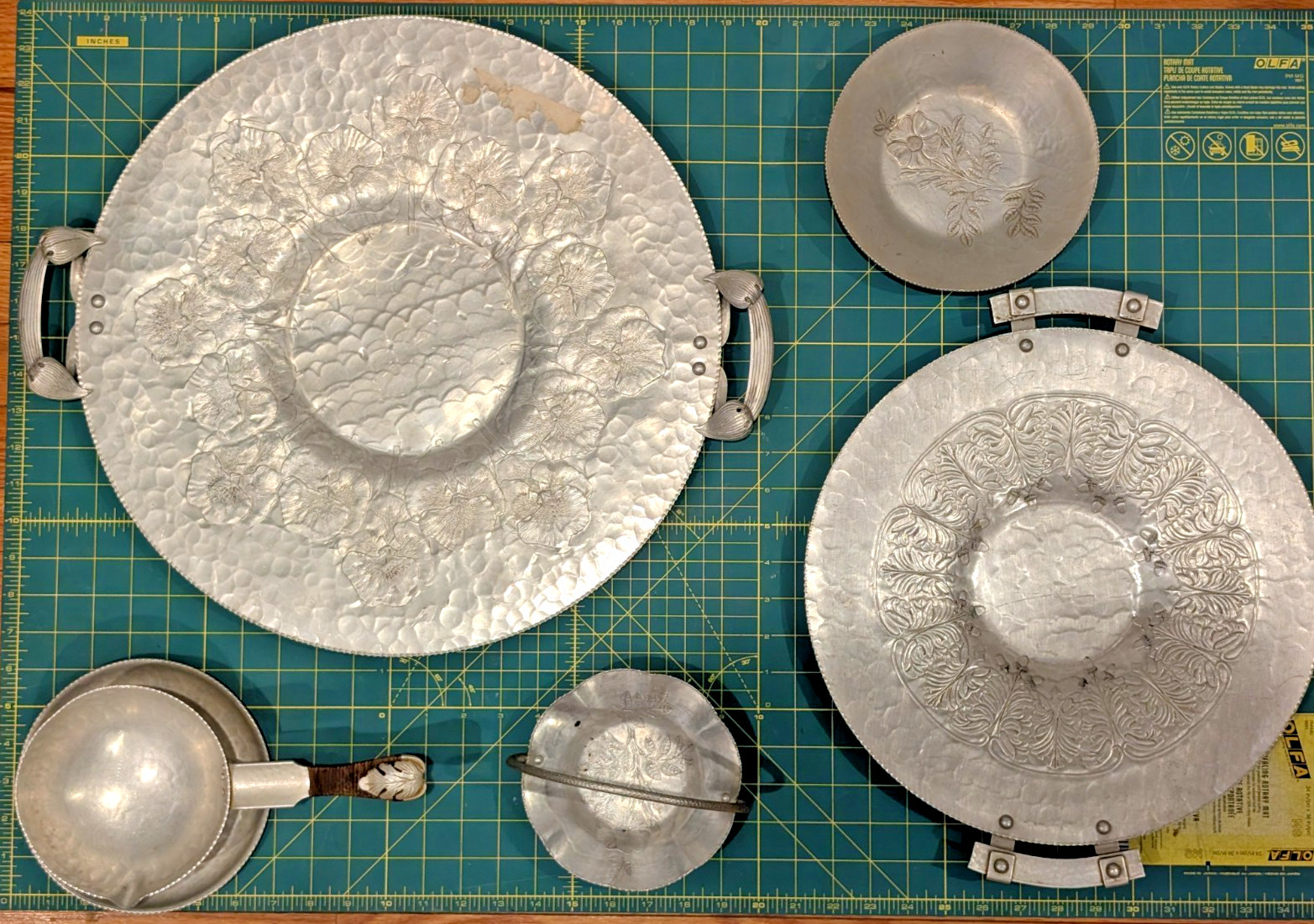VINTAGE CONTINENTAL HAND WROUGHT ALUMINUM 5 PC LOT PANSY TRAY SAUCE BOAT 799 581