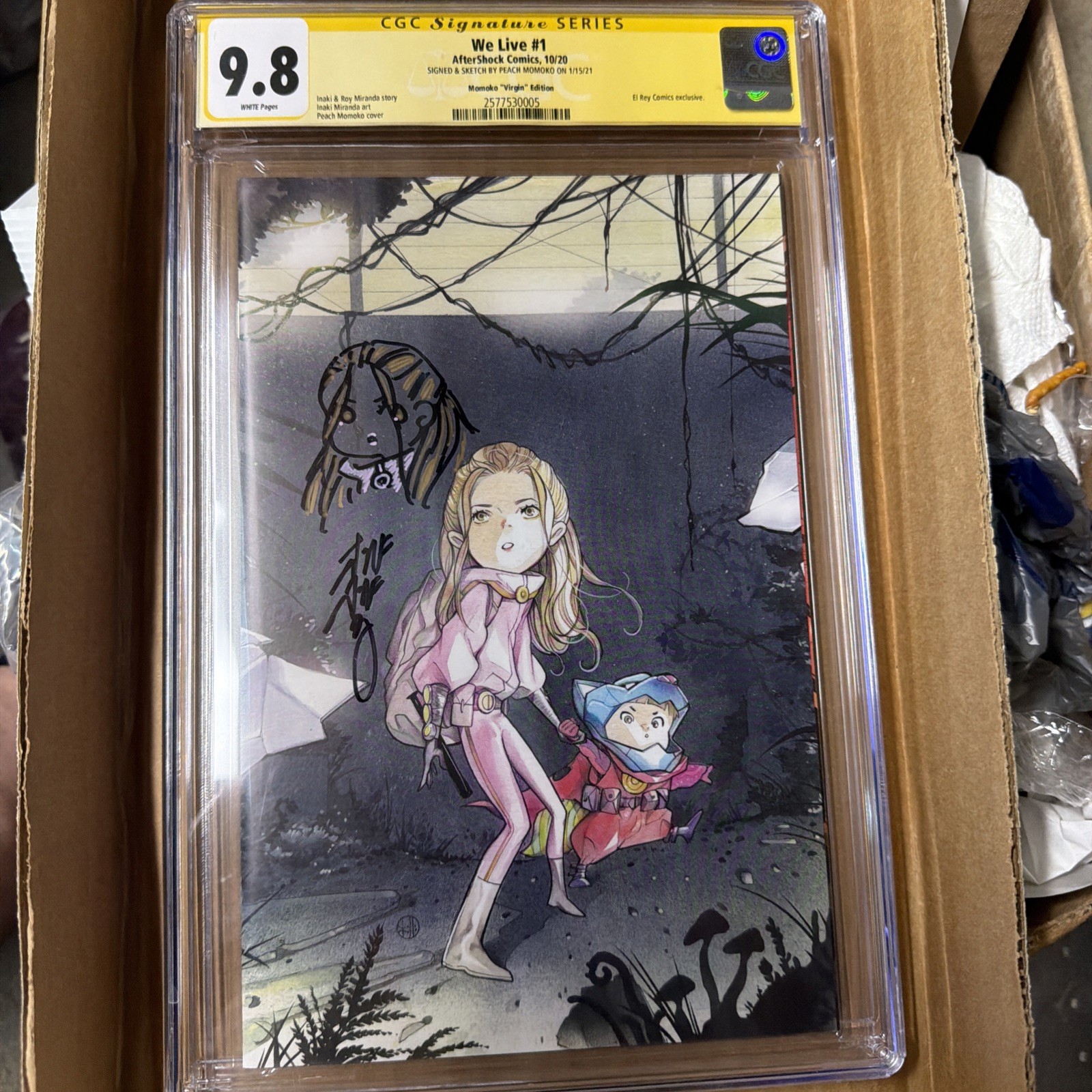 We Live #1 CGC 9.8 Signature Series Momoko Variant Signed Peach momoko remarked