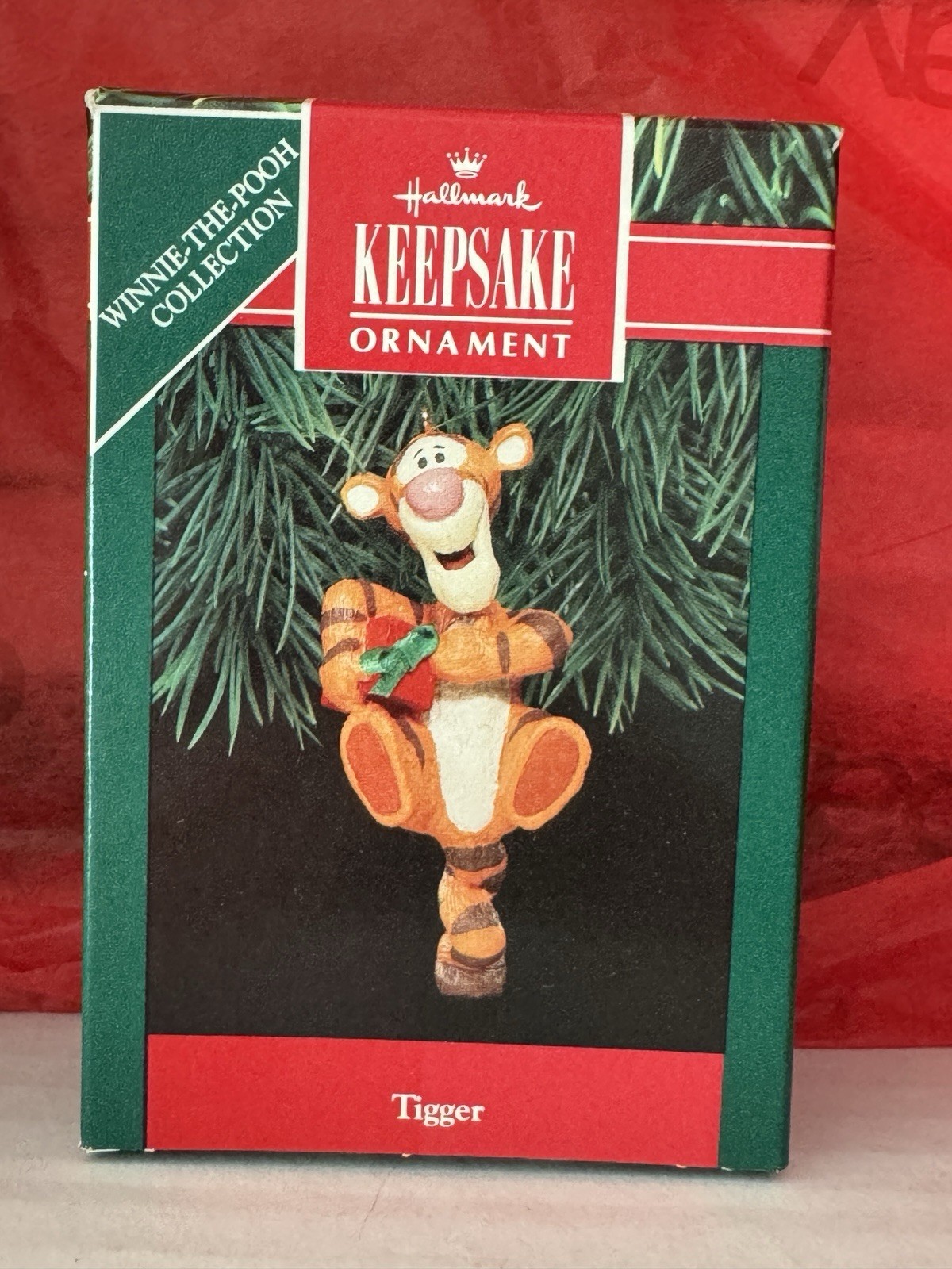 HALLMARK 1991 TIGGER WINNIE THE POOH DISNEY ORNAMENT