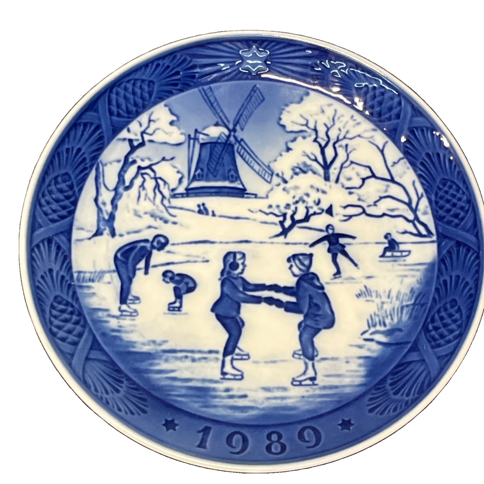Vintage 1989 Royal Copenhagen Christmas plate, The Old Skating Pond