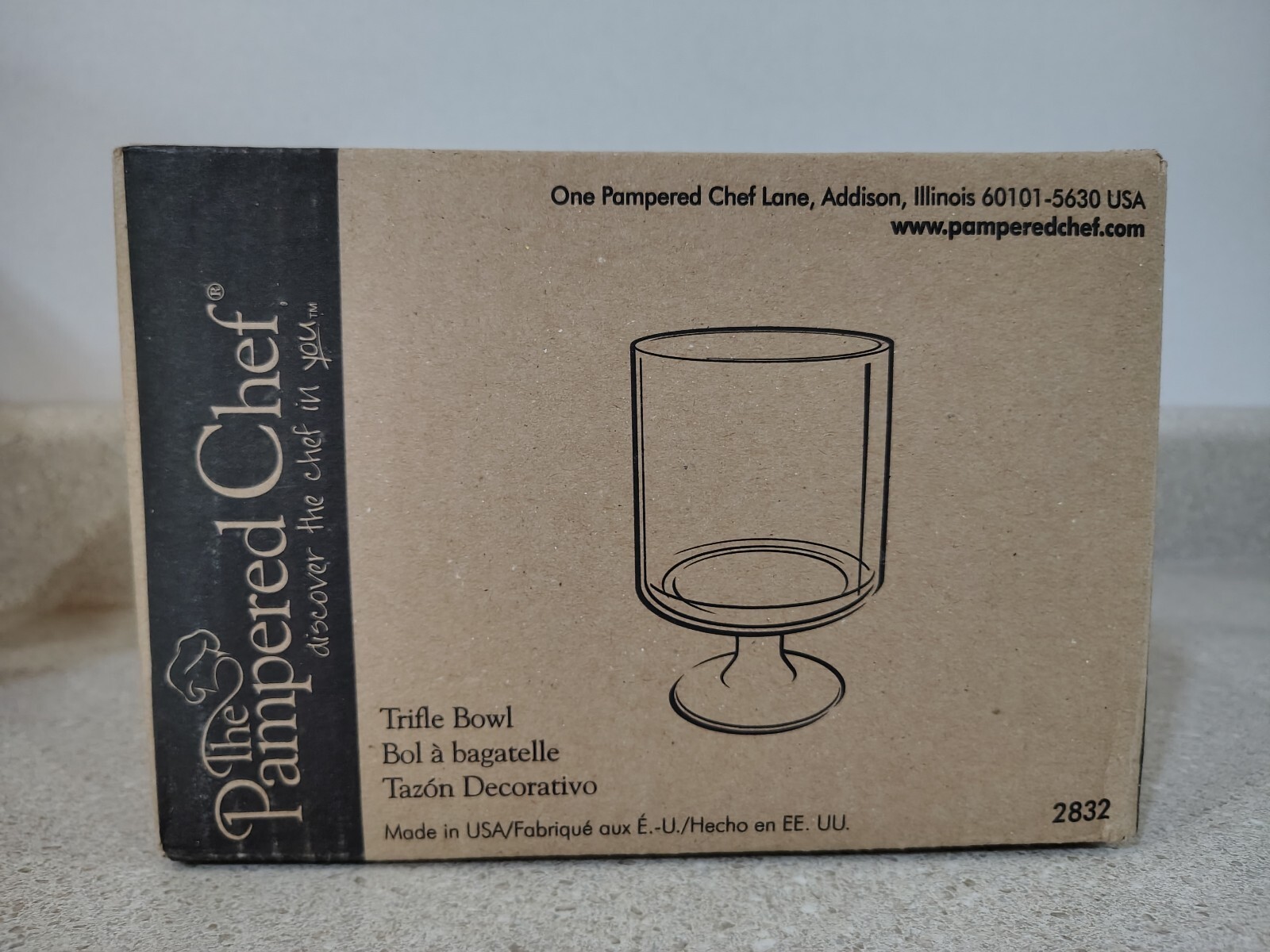 Pampered Chef Trifle Bowl w/ Pedestal & Lid - NEW- Retired # 2832 Ships Free