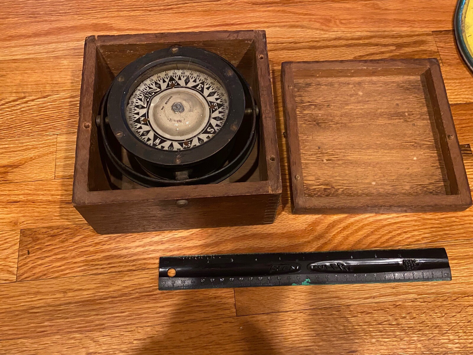 VINTAGE Kelvin Wilfrid O. White & Sons Inc NAUTICAL MARTIME COMPASS IN WOOD CASE VINTAGE Kelvin Wilfrid O. White & Sons Inc NAUTICAL MARTIME COMPASS IN WOOD CASE