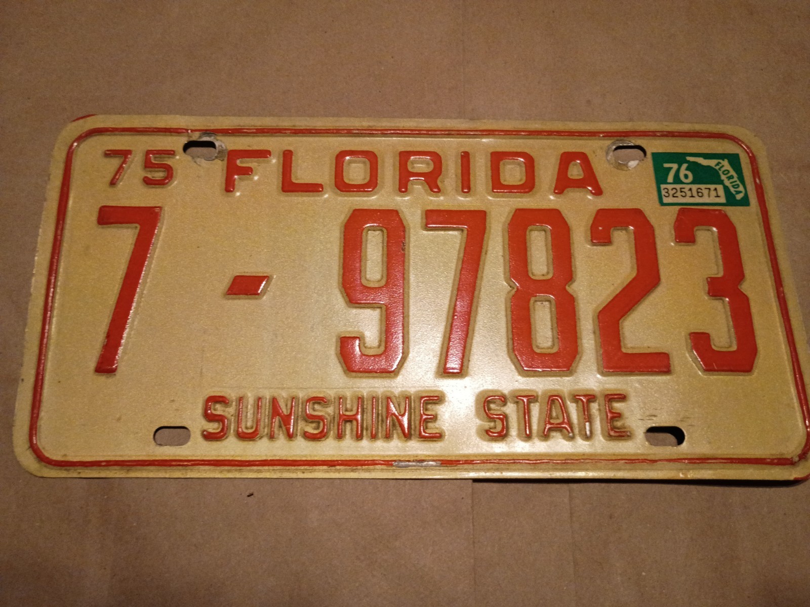 Vintage Florida License Plate 1975/1976 Renewal Sticker 