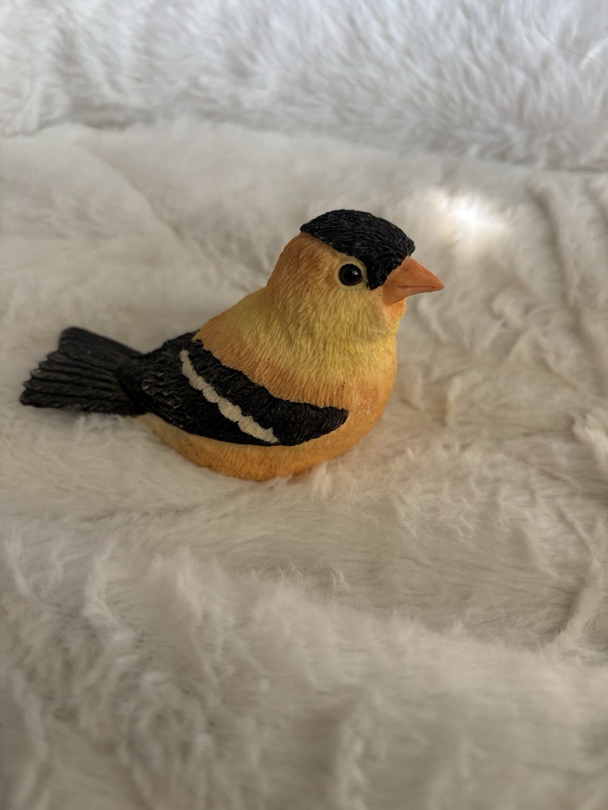 Backyard Birds Realistic GOLD FINCH Figurine United Design Noble Oklahoma BB-028
