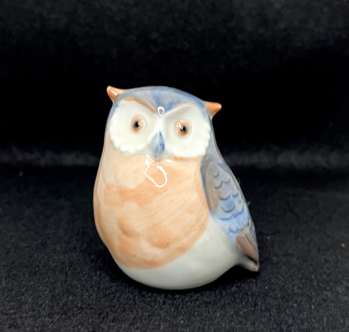 Porcelain Owl figurine, glazed, white with blue body & red breast, 2.5 in tall