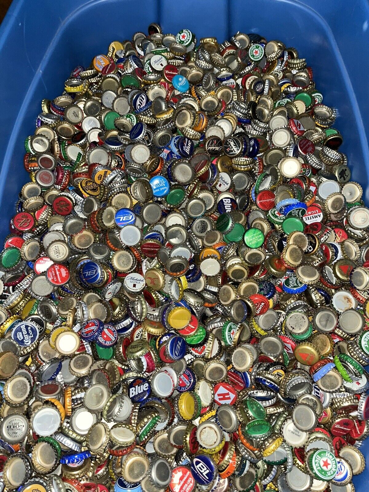 500 Beer Bottle Caps - Assorted